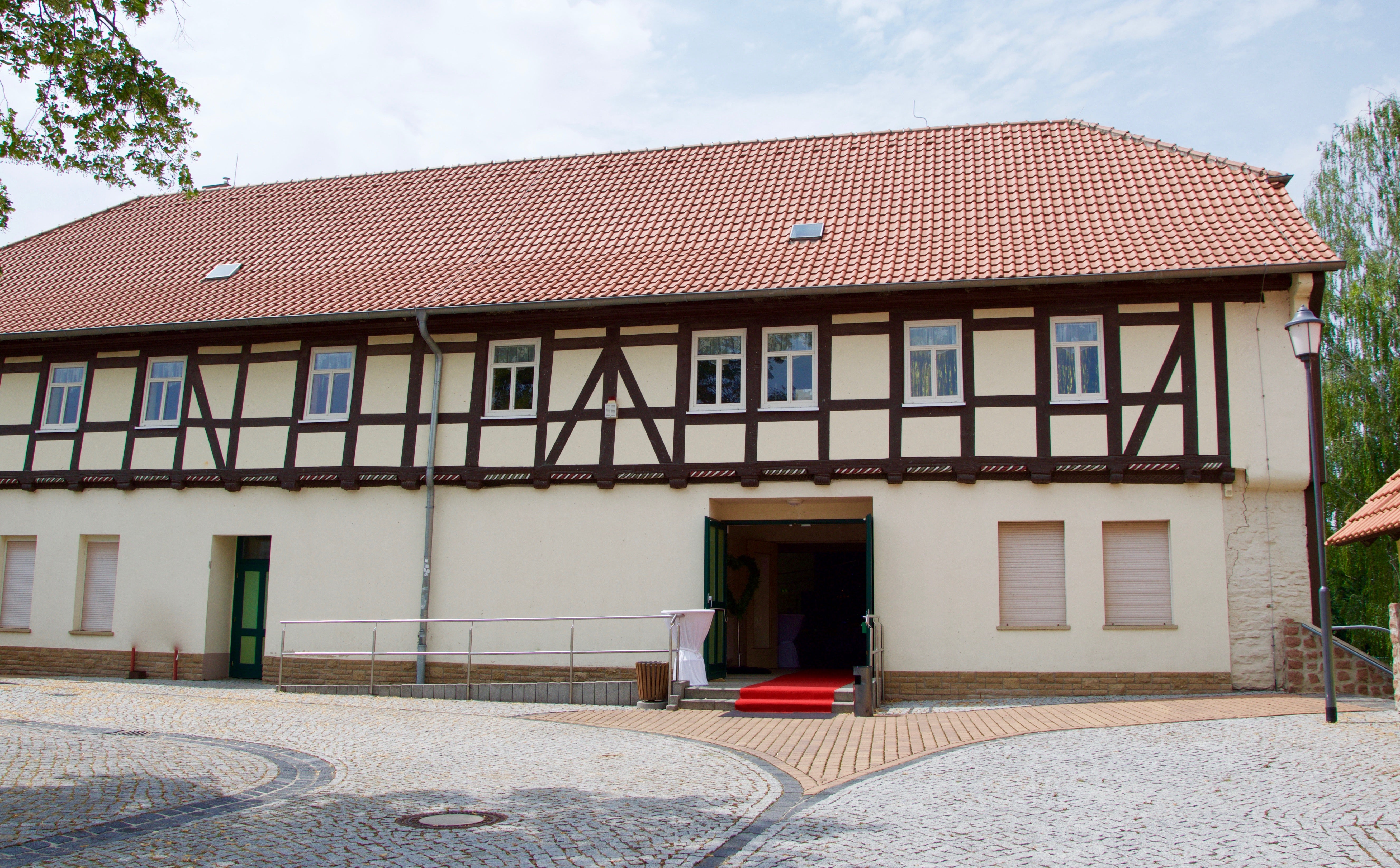 Eventlocation mieten – Kulturhaus Gröningen mit Saal, Bühne & Techni – 2
