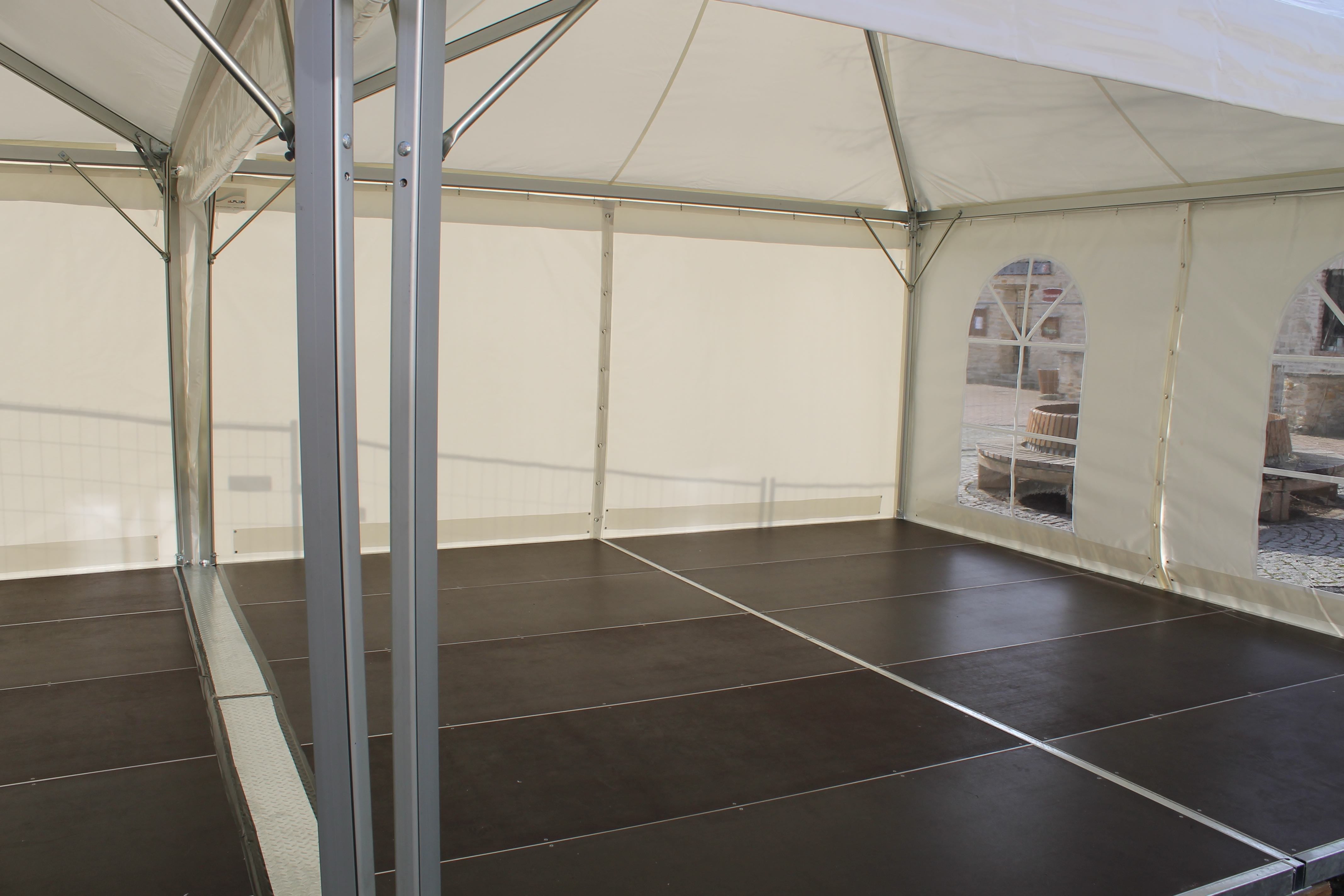 Pagodenzelte mieten – 5×5 m Pagodenzelt mit Boden & Service – 2