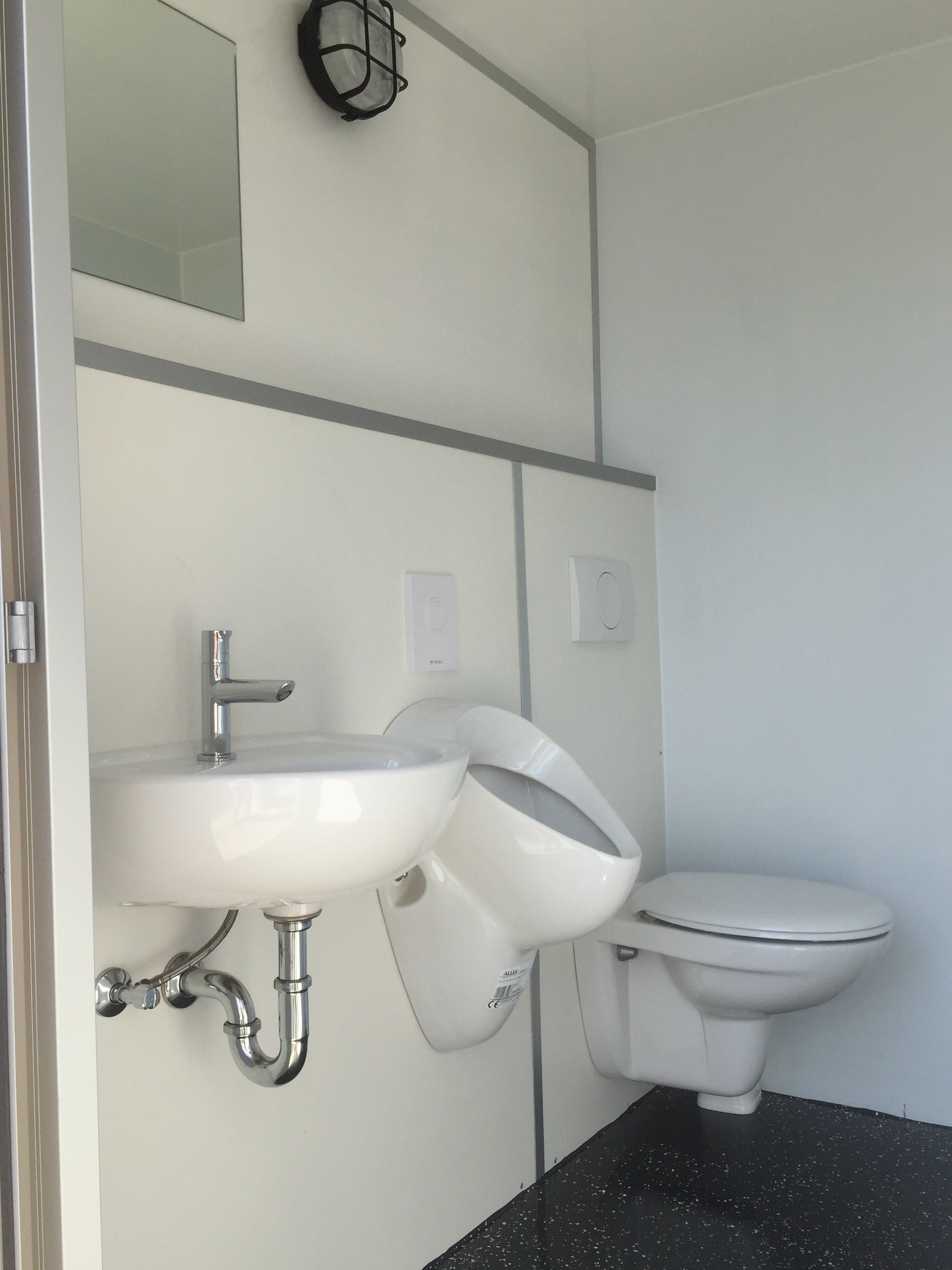 Toilettenwagen / Toilettenanhänger – 4