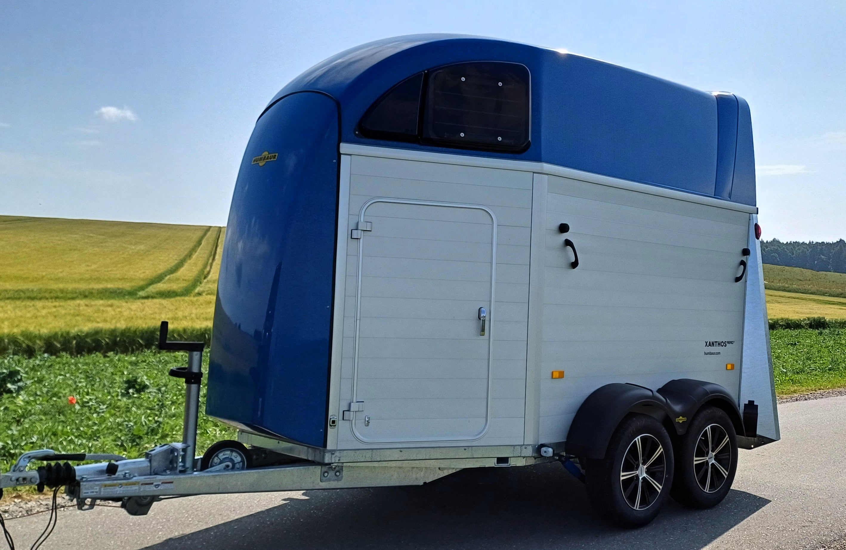 Pferdeanhänger zu vermieten, Humbaur Xanthos Aero 2,4t