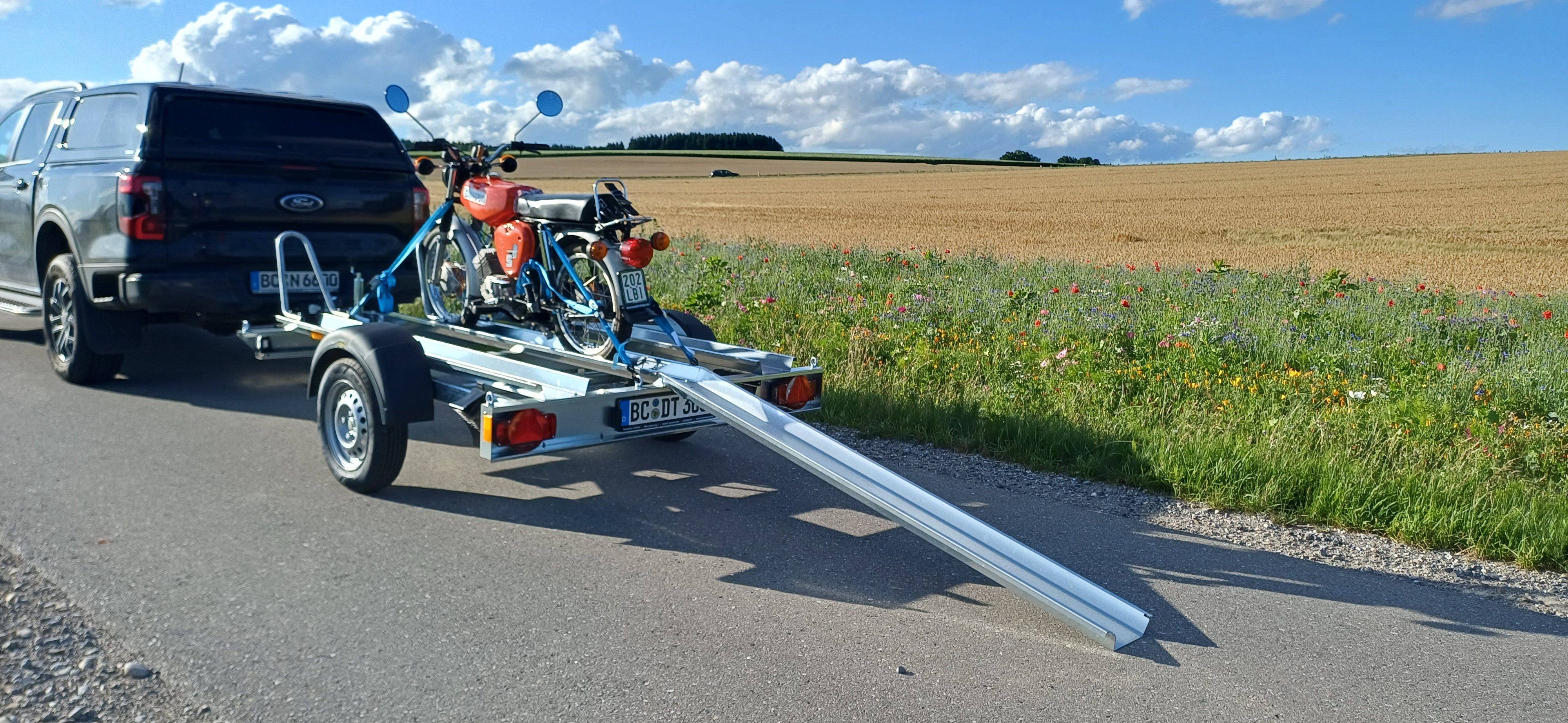 Motorradanhänger von Humbaur zu vermieten – 3