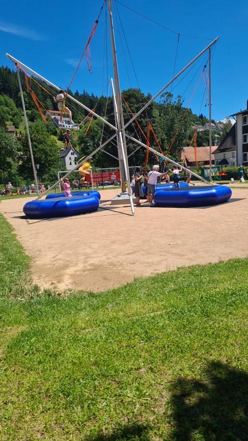 4er Bungee Trampolin, Bungeetrampolin Event. Hüpfburg – 3