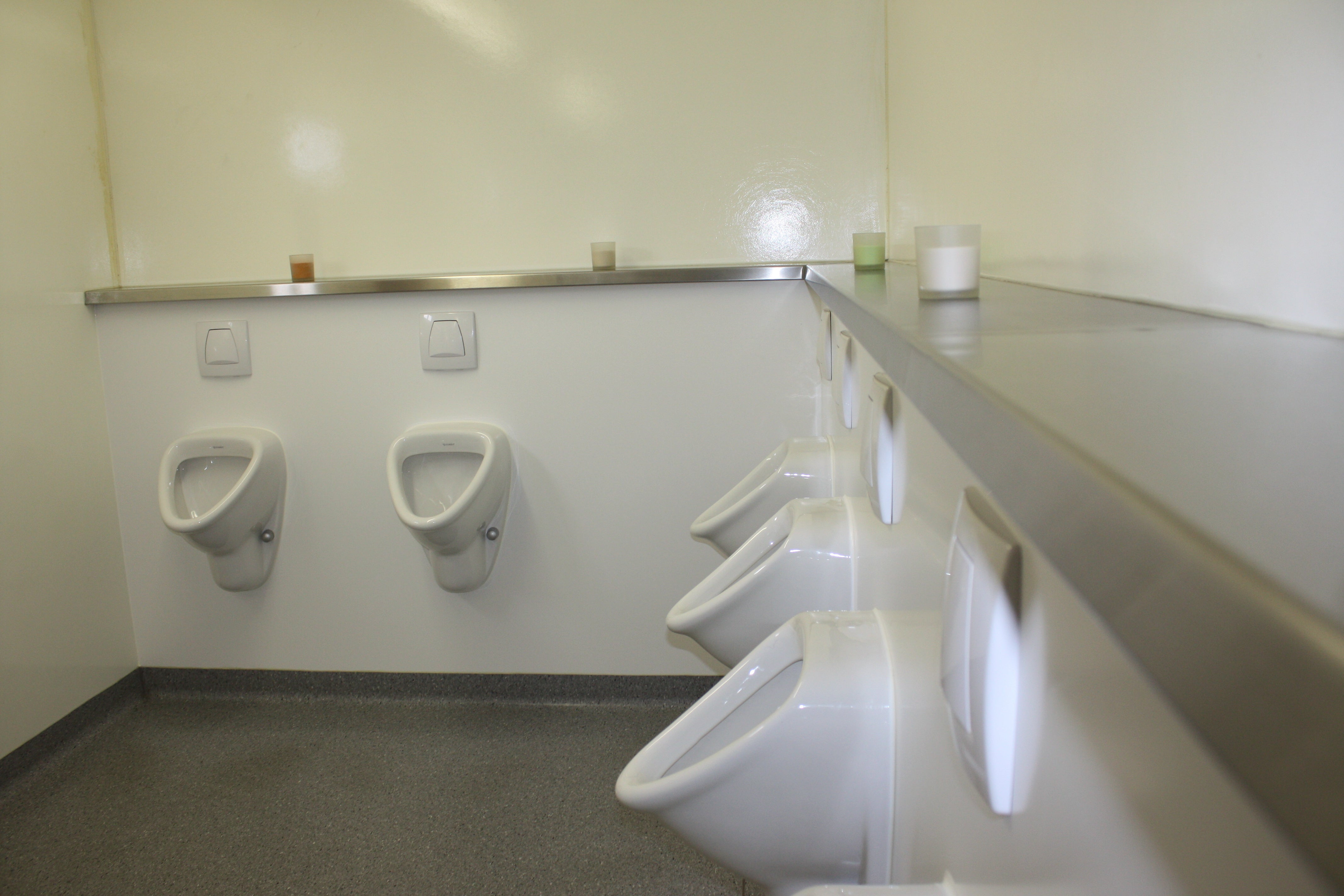 Toilettenwagen Standard+ XXL – 3