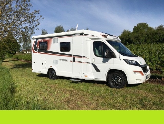 Luxusteilintegrierter Weinsberg 600 MEG mit Einzelbetten TV, Navigation und Rückfahrkamera