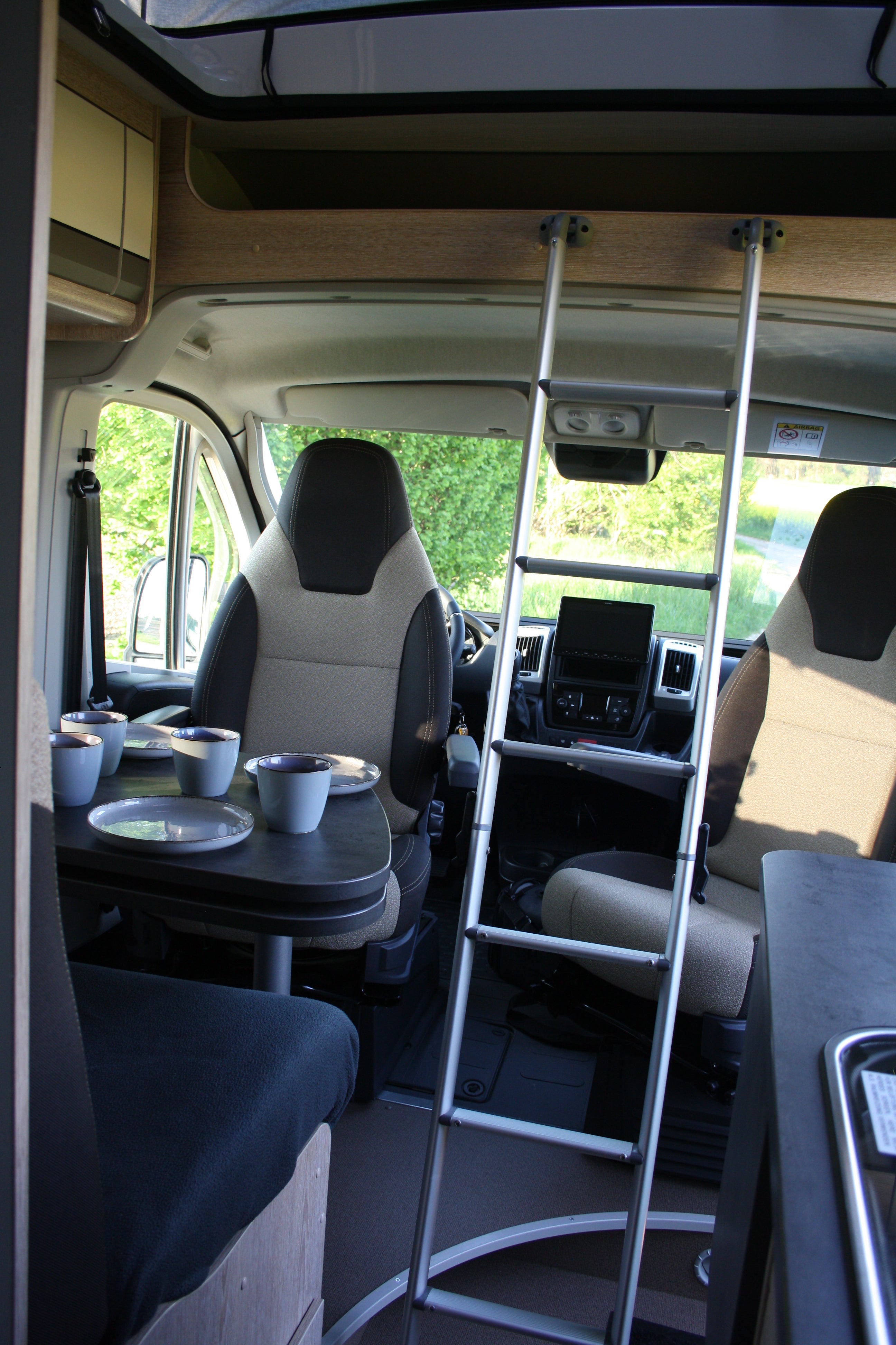 Wohnmobil für 4 Personen mit Aufstelldach - Pössl Summit 600, Navigation, Rückfahrkamera – 4
