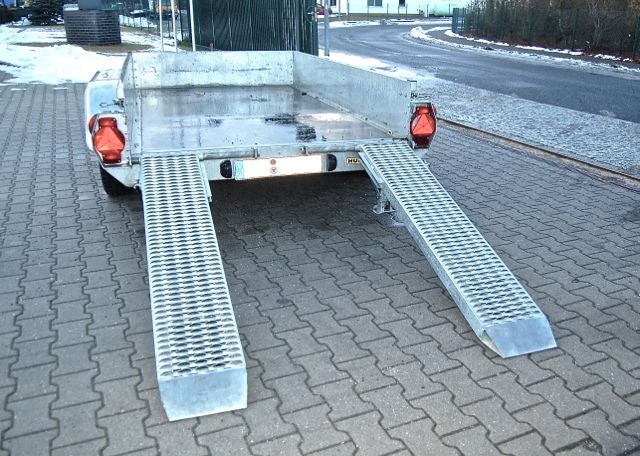 Kastenanhänger HUMBAUR gebremst 2,500 kg, Autotransportanhänger, Anhänger, geschlossener Planenanhänger, Dreiseitenkipper, Ein-Achser – 2