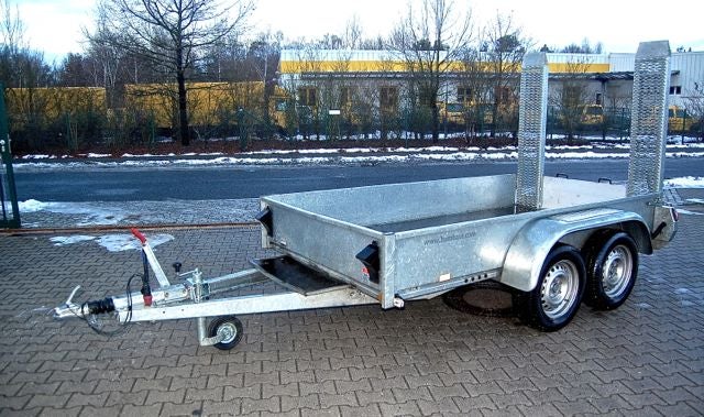 Kastenanhänger HUMBAUR gebremst 2,500 kg, Autotransportanhänger, Anhänger, geschlossener Planenanhänger, Dreiseitenkipper, Ein-Achser – 3