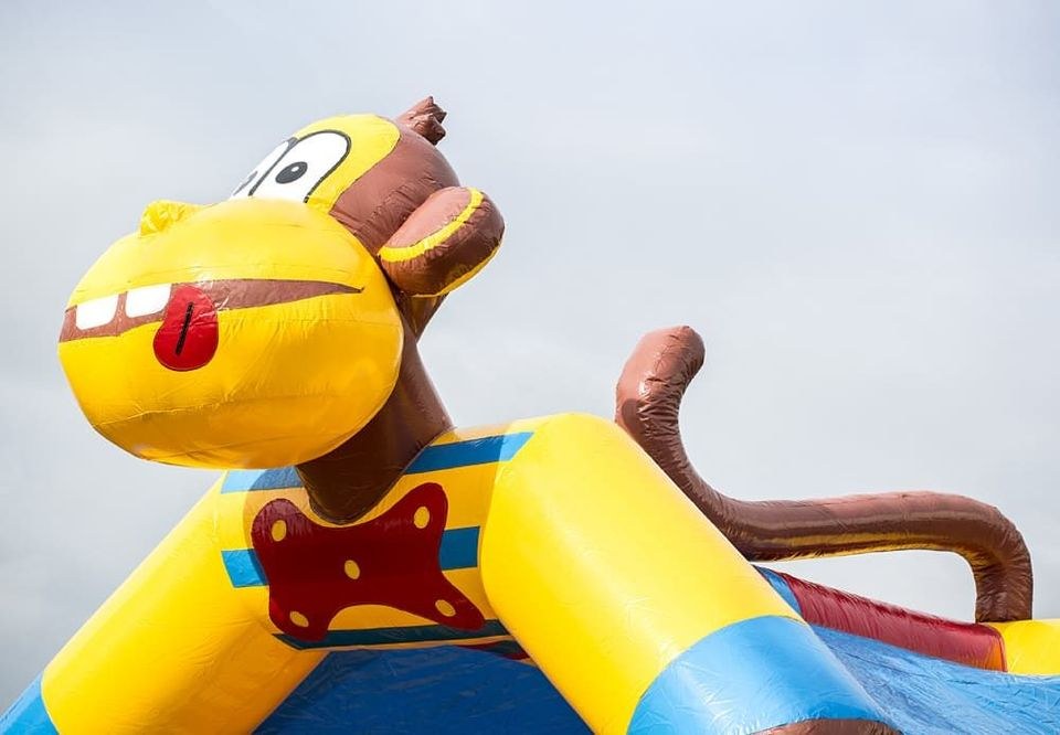 Hüpfburg Affe 5,2 x 4 m mieten bei Real Event Music – 3