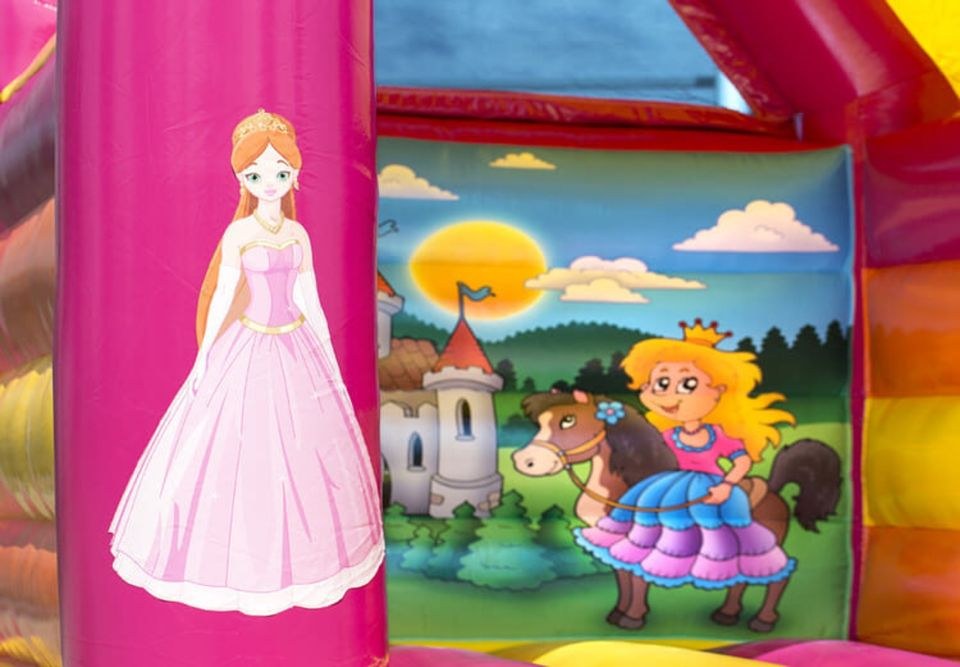Hüpfburg Prinzessin 4,3 x 3,2m mieten bei Real Event Music – 3