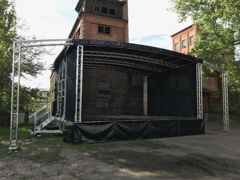 Mobile Bühne 8x6 Trailerbühne Festival mieten bei Real Event Music – 3