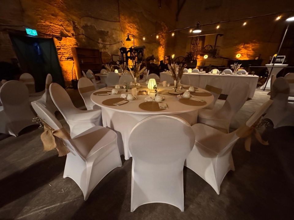 Banketttisch Tisch Rund 180 cm Tischdecke mieten bei Real Event Music