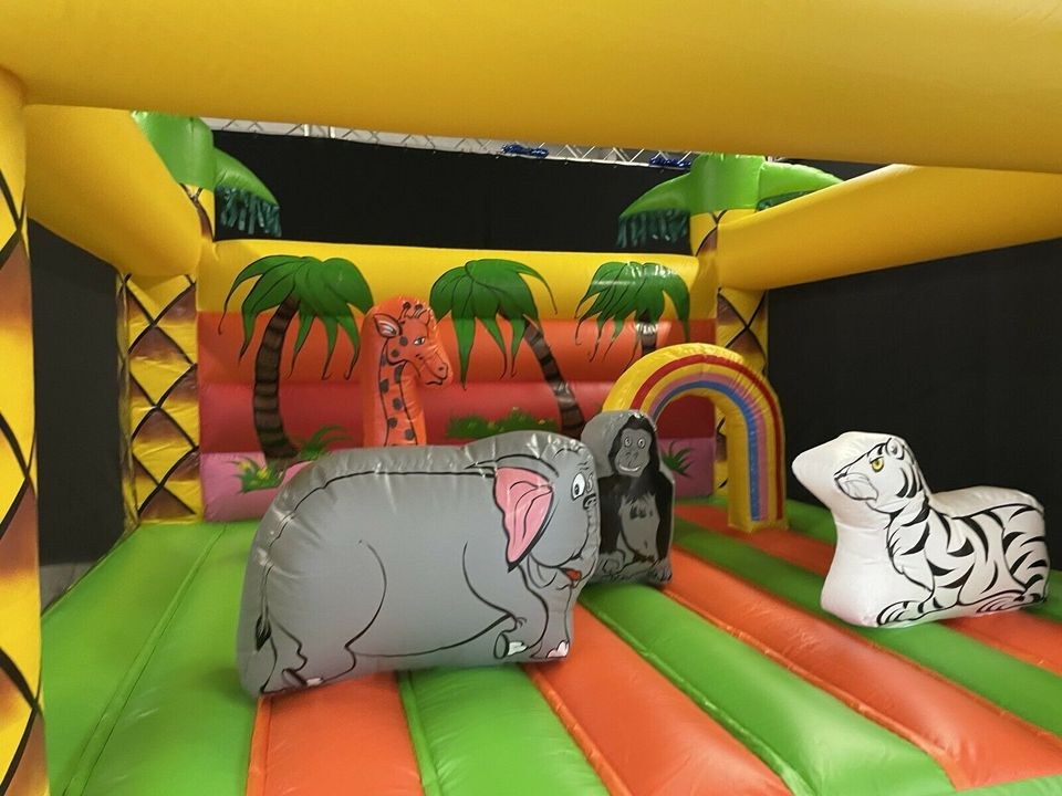 Hüpfburg Zoo mieten bei RAW Kluge – Hüpfspaß für jede Feier – 2