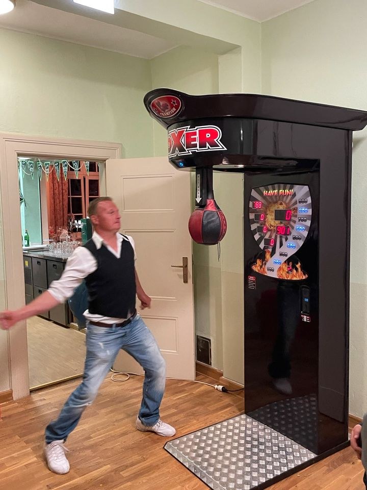 Boxautomat mieten bei RAW Kluge – Action für Ihr Event