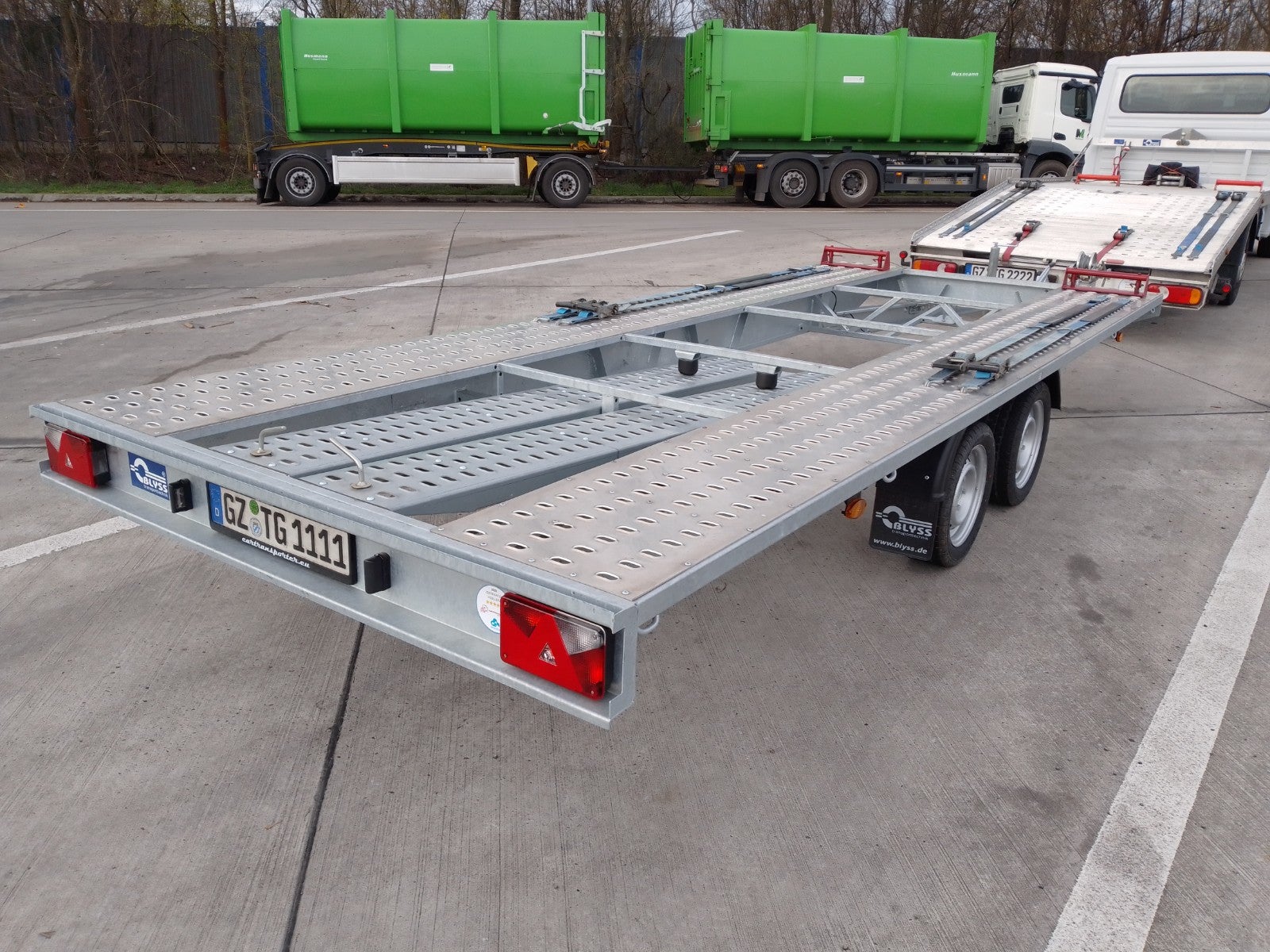 Autotransporter-Anhänger 2,7t / Führerschein BE oder 3 – 4