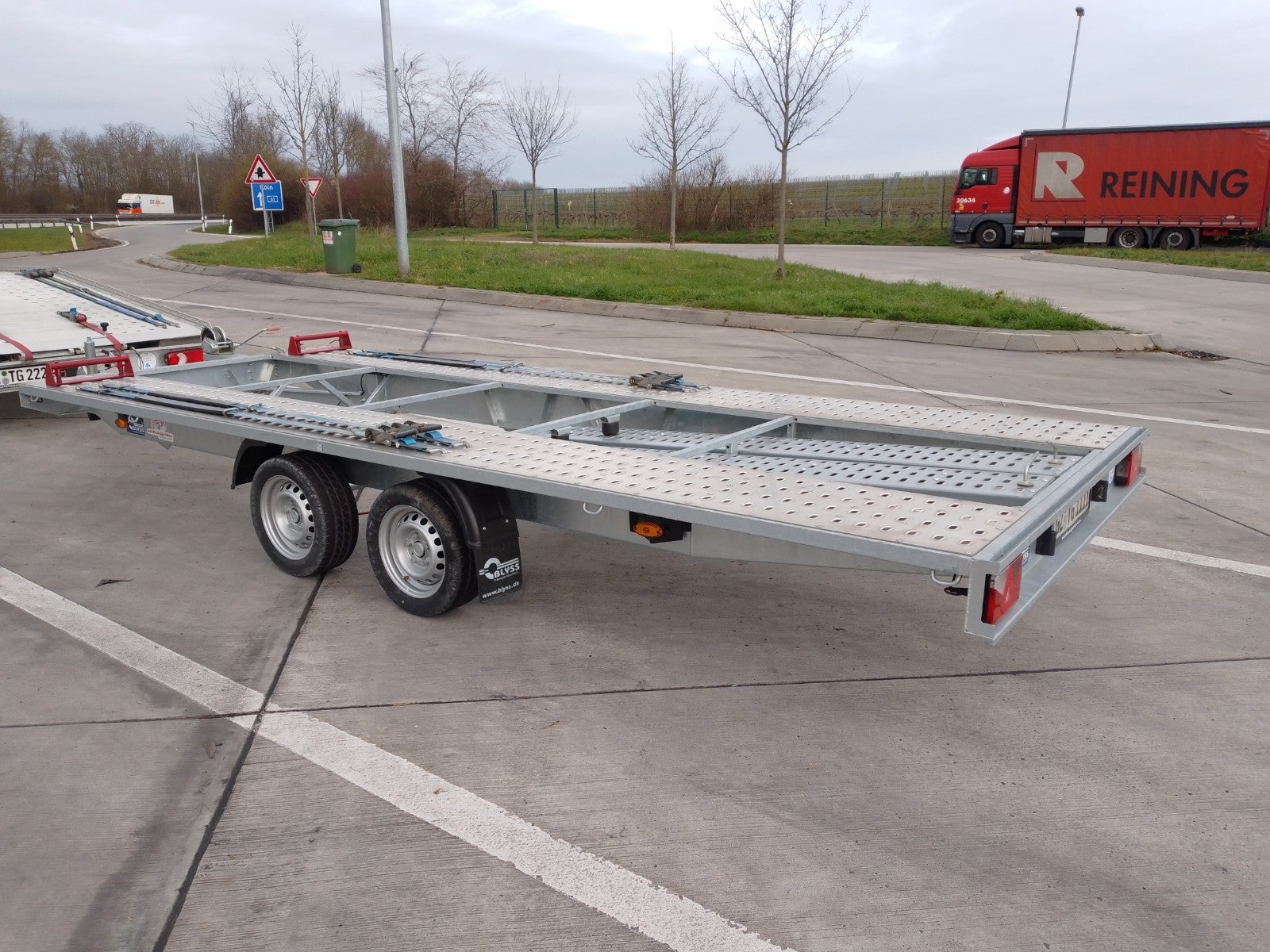 Autotransporter-Anhänger 2,7t / Führerschein BE oder 3 – 2