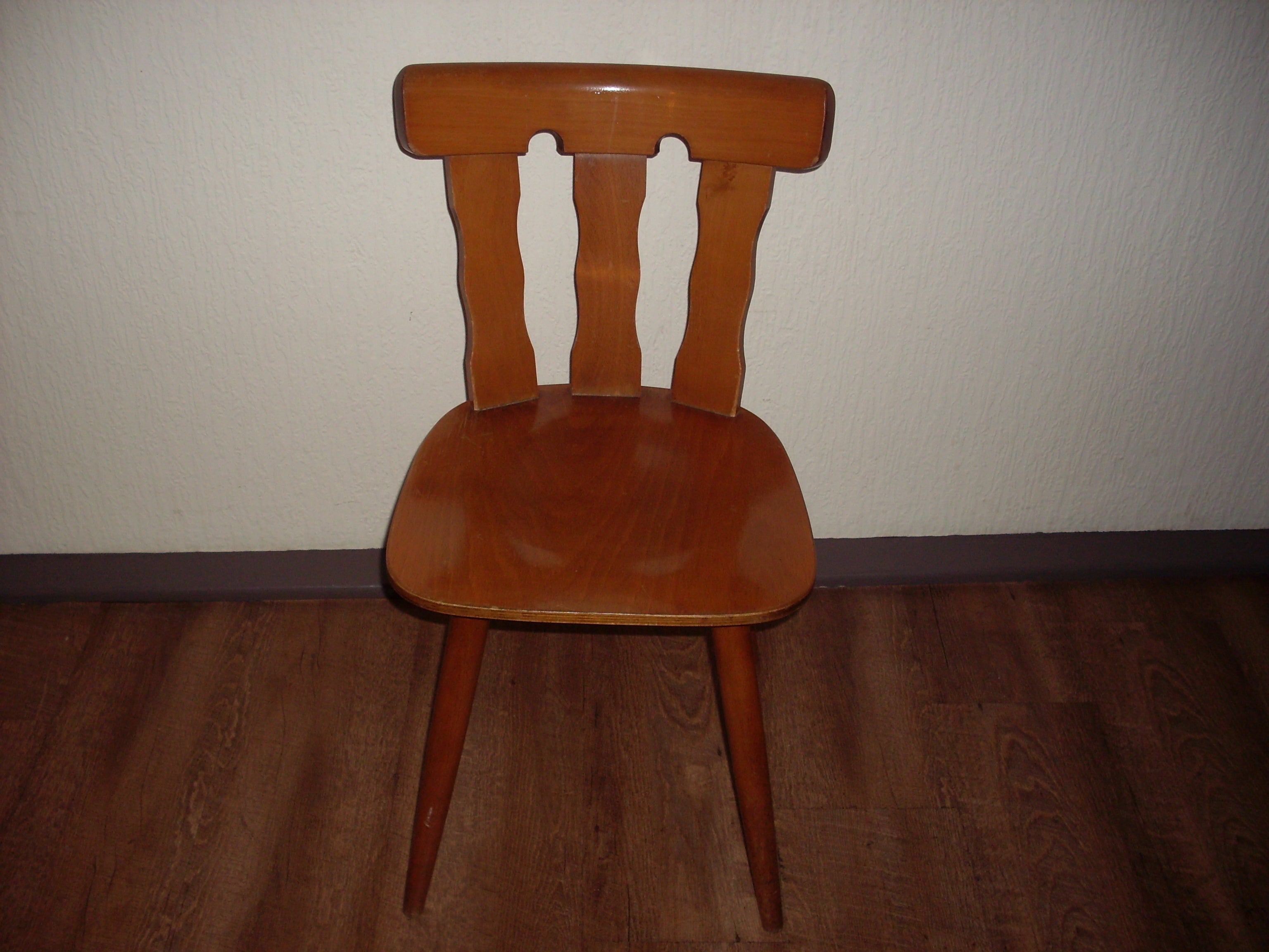Holz - Stuhl in Gastroqualität