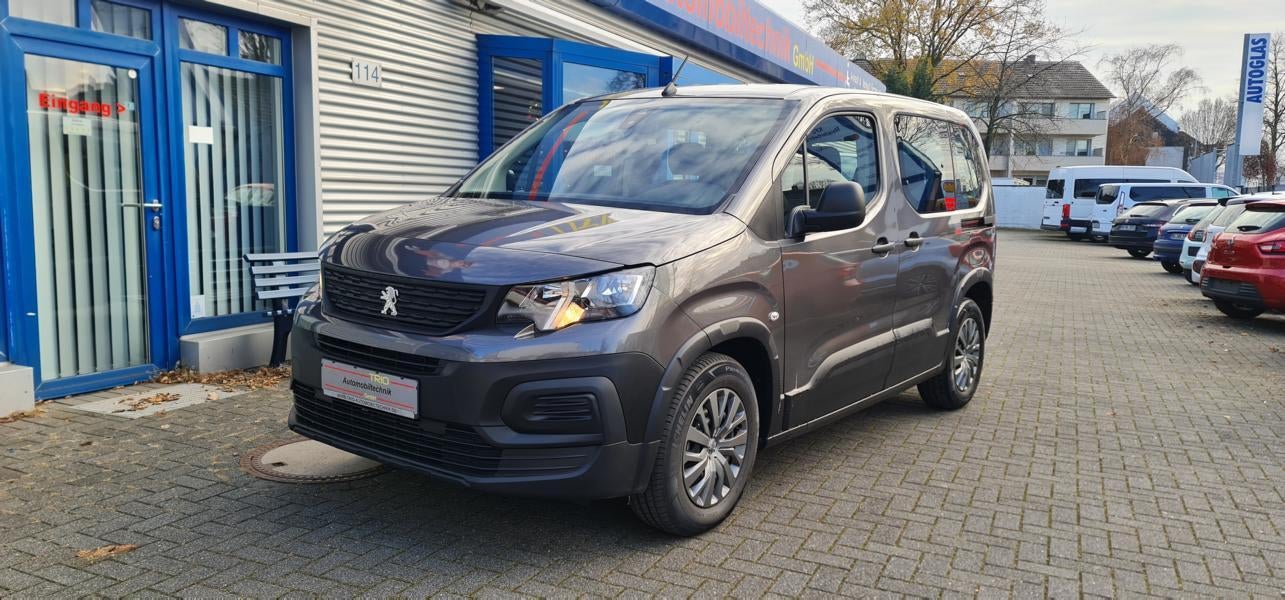 Vermietung eines Peugeot Rifter Behindertengerecht – 3