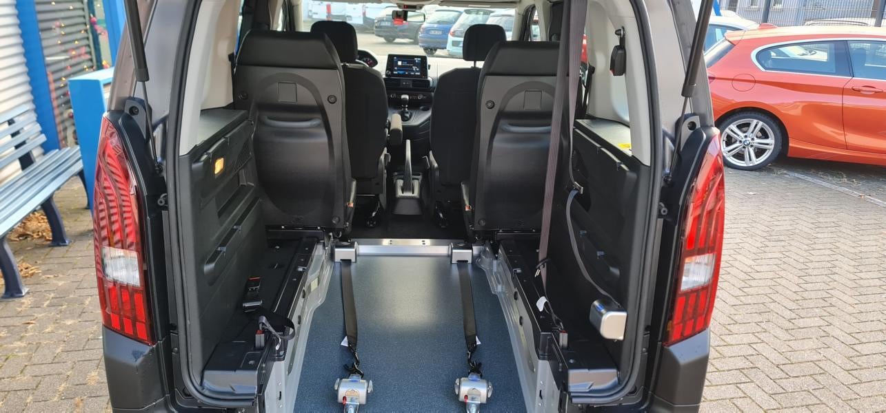 Vermietung eines Peugeot Rifter Behindertengerecht – 2