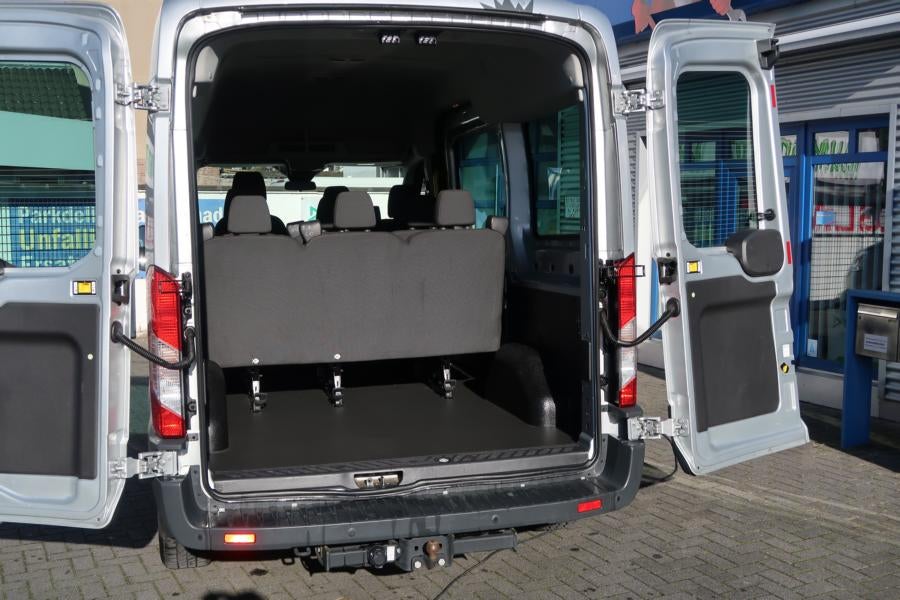 Ford Transit Lang als 9 Sitzer Bus mit Ladefläche und Anhängerkupplung . – 4