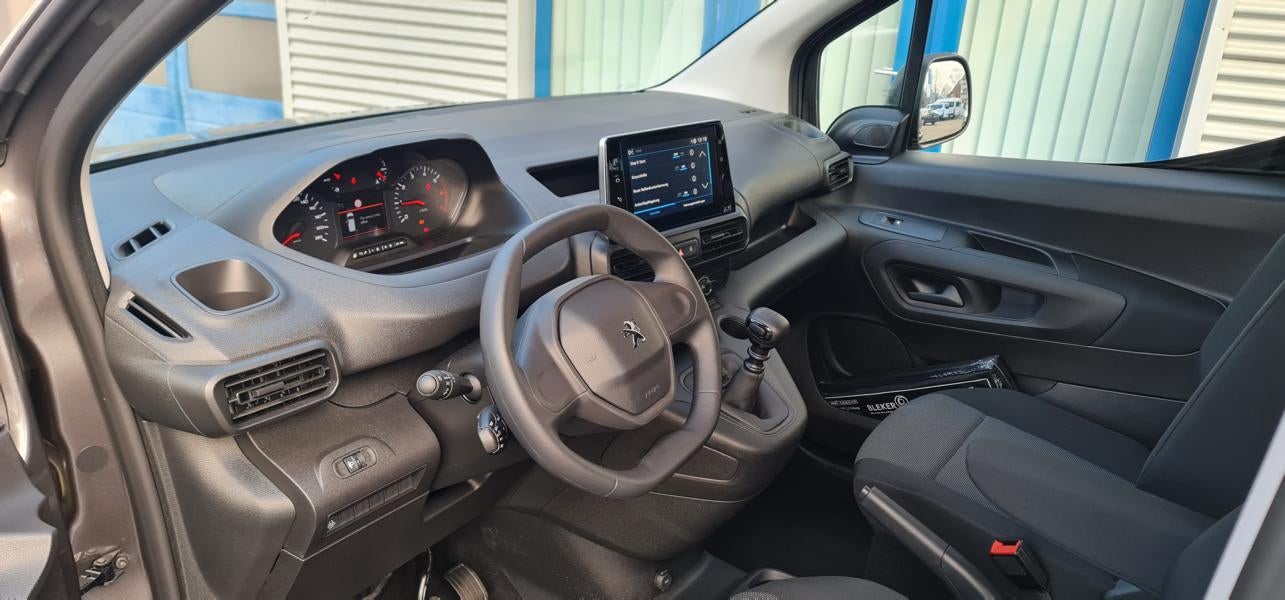 Vermietung eines Peugeot Rifter Behindertengerecht – 4