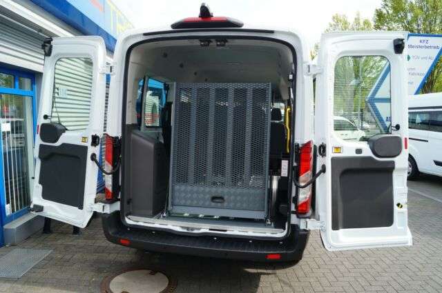 Behindertengerecht Ford Transit FT 300 L 9 Sitzer Bus mit Anhängerkupplungen nutzbar als Reisebus / Kleinbus ... – 3