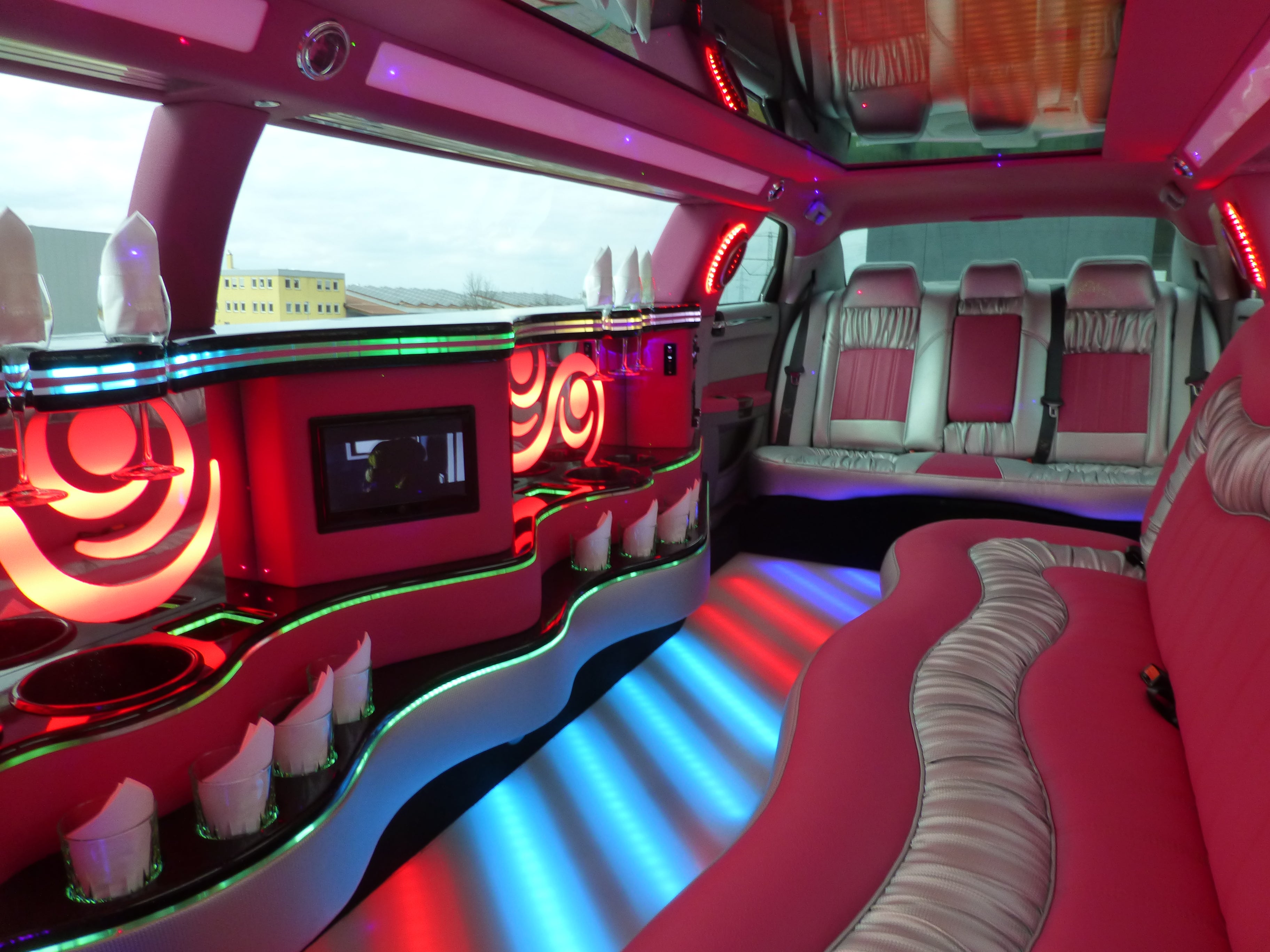 Stretchlimousine Chrysler 300C Pink mit Chauffeur+TOP Ausstattung+Professioneller Service. -EliteLimos- – 3