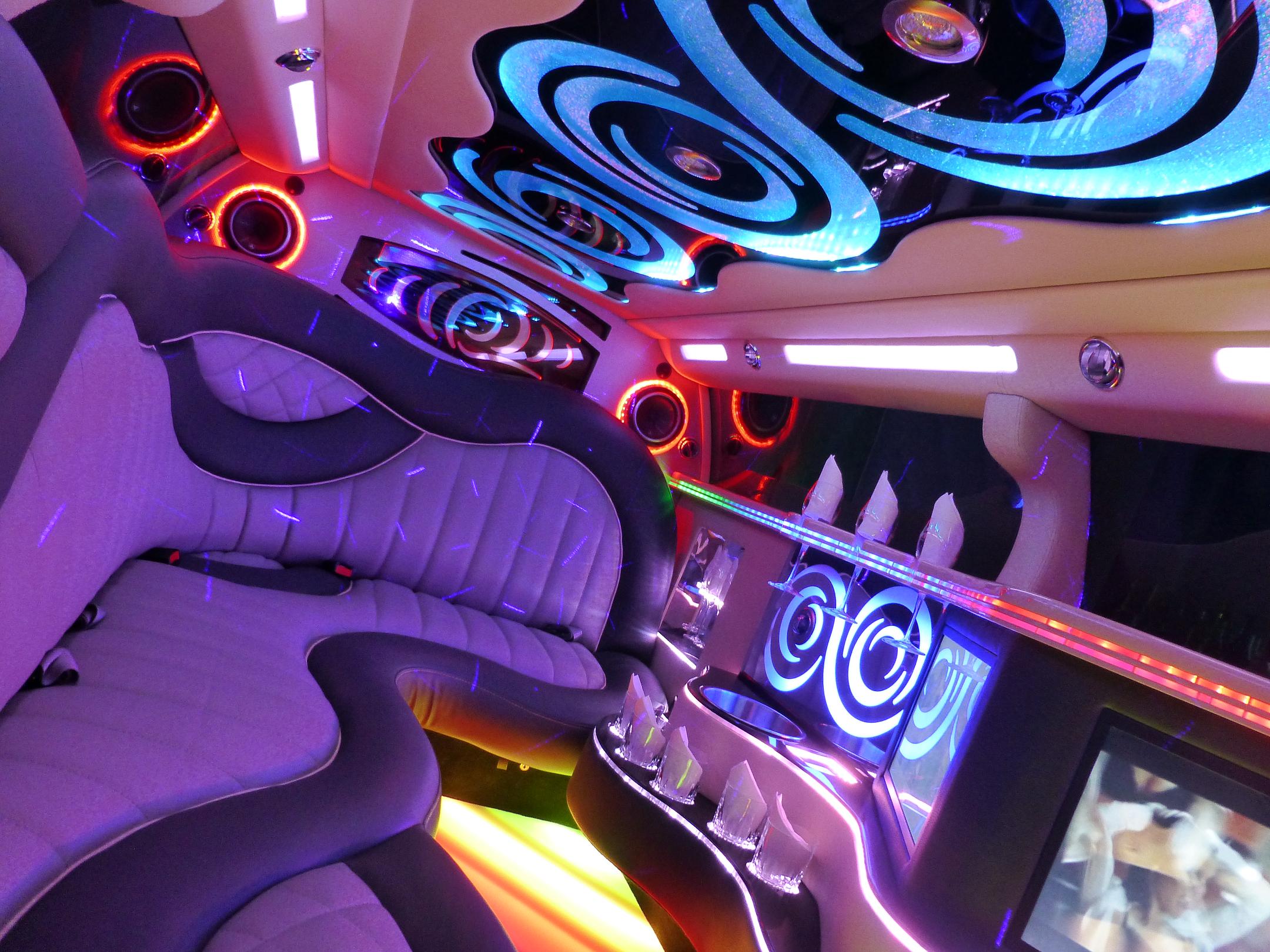 Stretchlimousine Chrysler 300C weiss mit Chauffeur+TOP Ausstattung+Professioneller Service. -EliteLimos- – 3