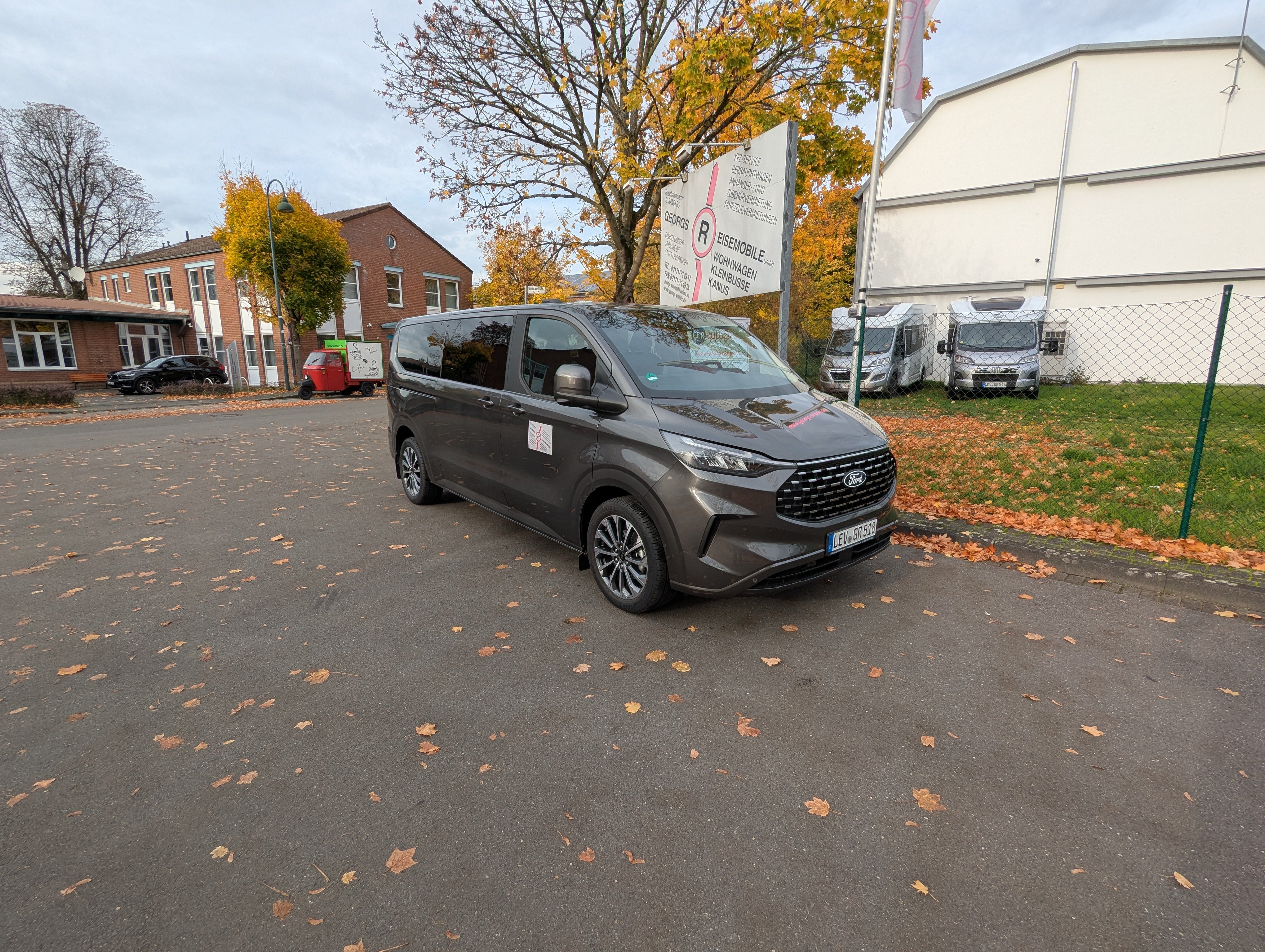 Ford Tourneo Custom Titanium, 8/9 Sitzer auch mit langem Radstand