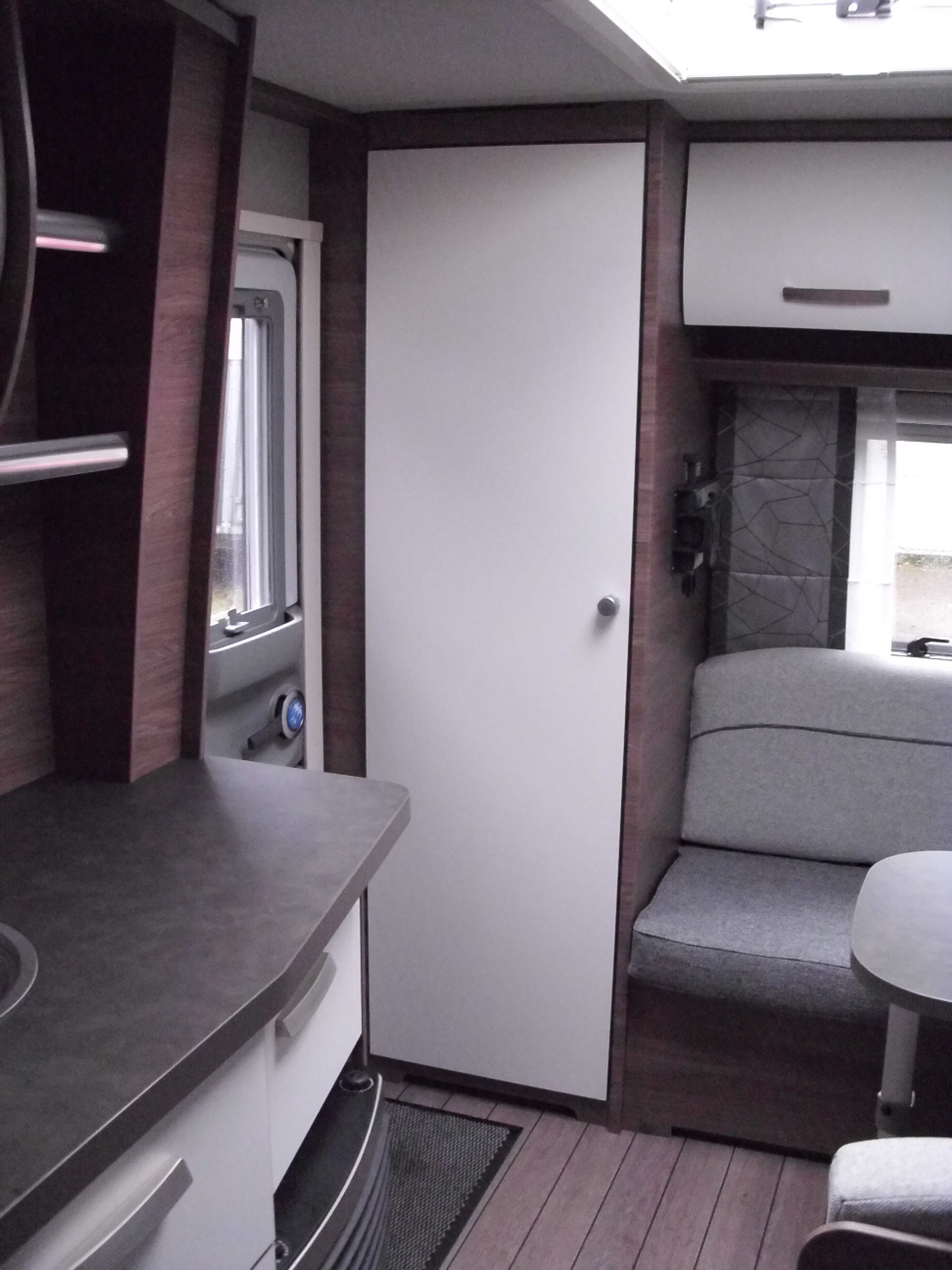 Wohnwagen Knaus 420 QD Sport, Silver Selection, Vorzelt auf Wunsch – 4