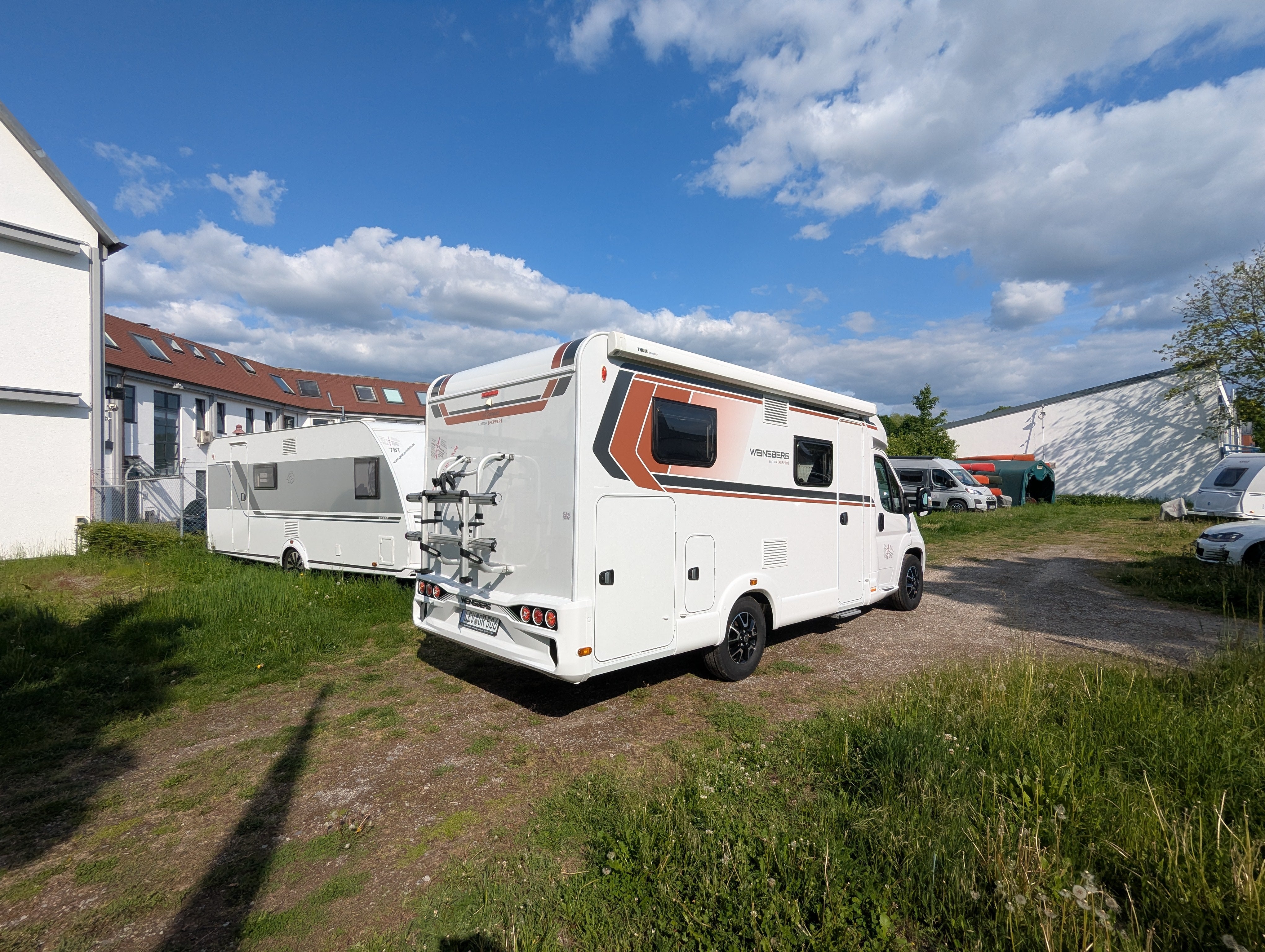 Weinsberg CaraCompact 600 MEG, E-Bike Träger, Längsbetten, TV – 3
