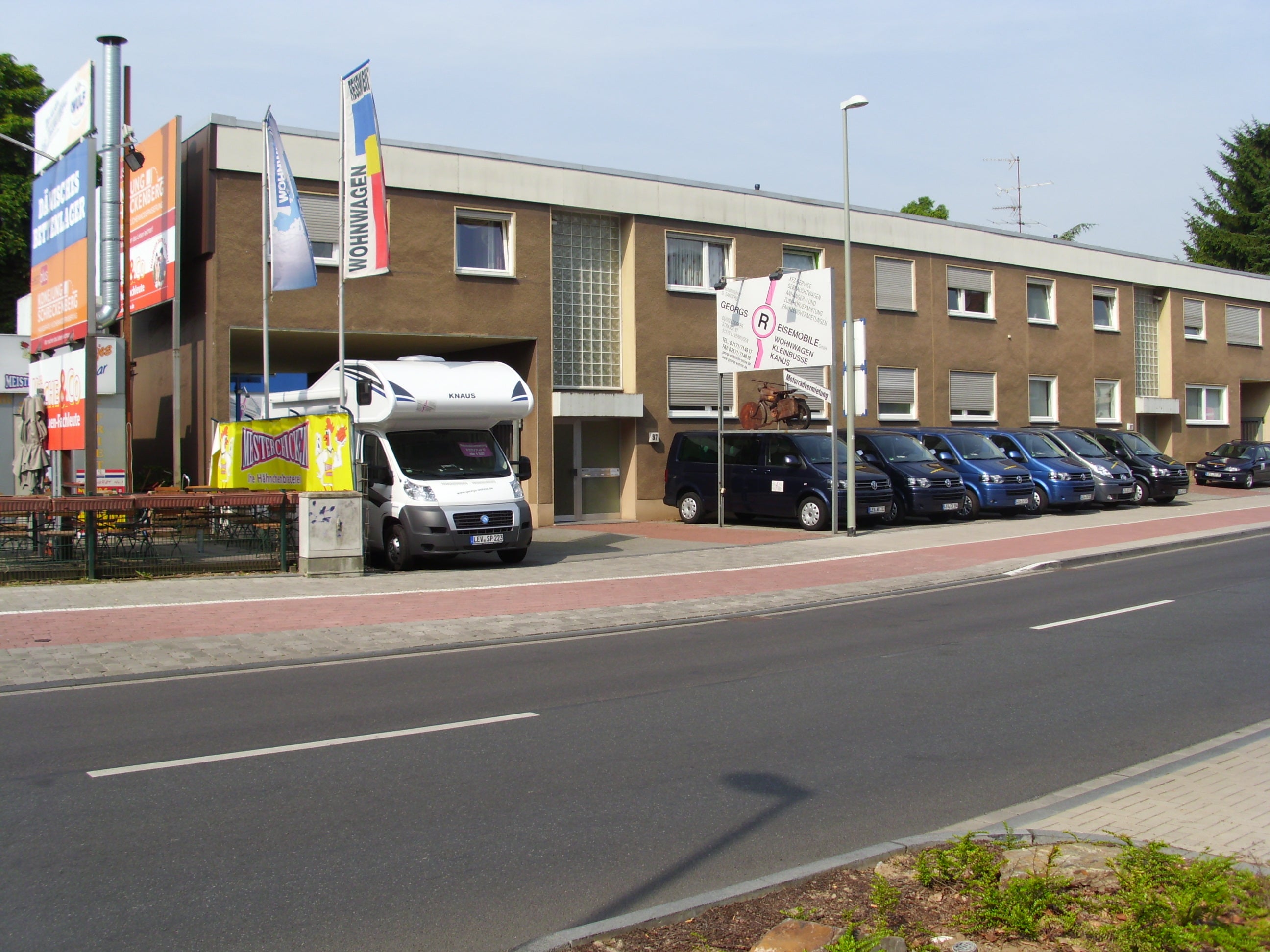 Grosser Planenanhänger mit 2000 KG – 2