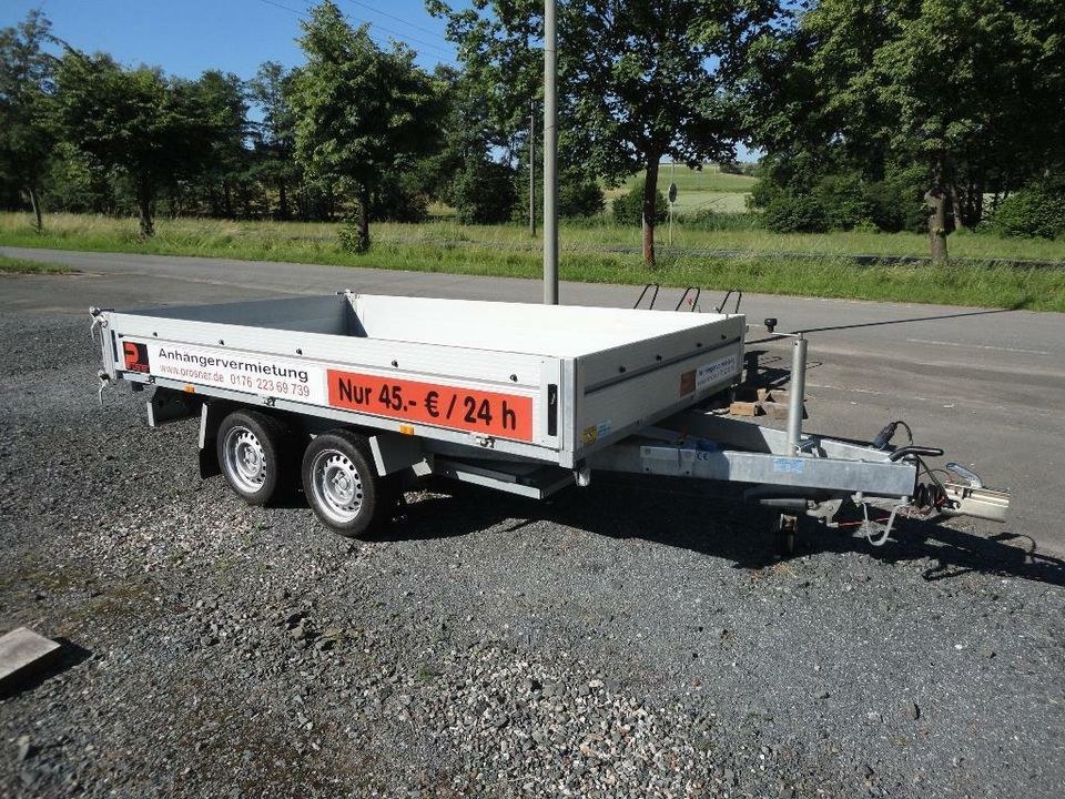 Kippanhänger Kipper 3000kg Auffahrrampen mieten in Neudrossenfeld – 3
