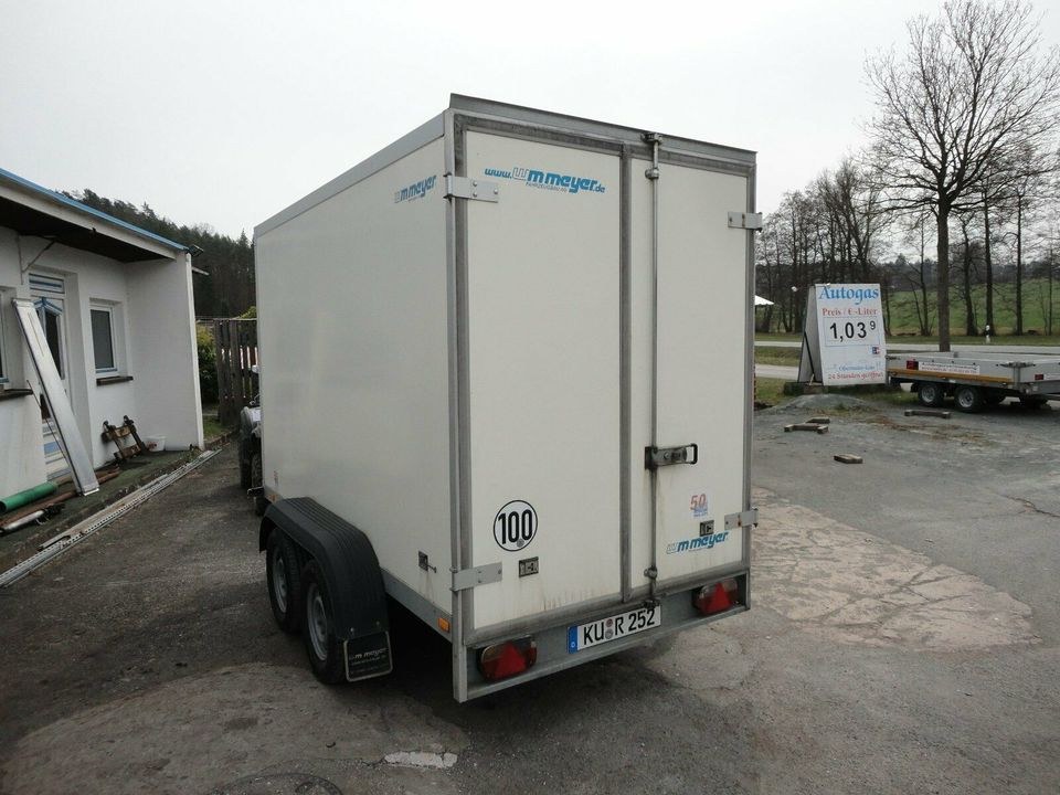Profi Kofferanhänger 2000 KG geschlossener mieten in Neudrossenfeld