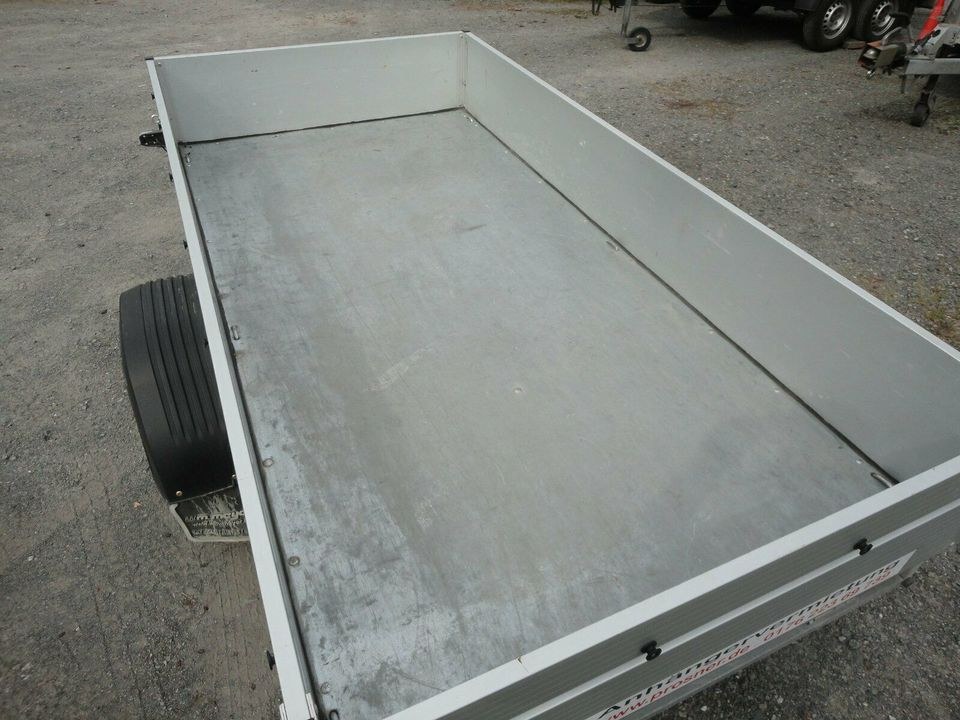 750 KG Anhänger Tieflader Stahlboden mieten in Neudrossenfeld – 3