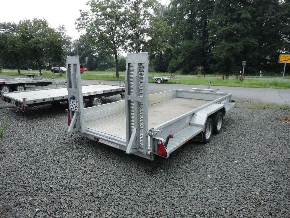 Baumaschinentransporter Anhänger 3500 KG mieten in Neudrossenfeld – 2