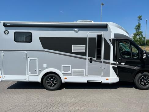 Neuwertiges Sunlight T67S Reisemobil / Wohnmobil mit komfortabler Ausstattung wie TV, SAT-Antenne, Navigation, Rückfahrkamera und "ready to go" ausgestatteter Küche – 3