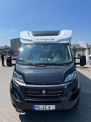 Neuwertiges Sunlight T67S Reisemobil / Wohnmobil mit komfortabler Ausstattung wie TV, SAT-Antenne, Navigation, Rückfahrkamera und "ready to go" ausgestatteter Küche – 2