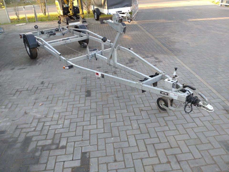Bootstrailer 1,3t GG 1,0t NL Anhänger mieten in Hennigsdorf – 3