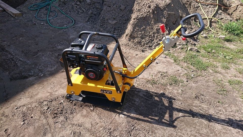 Rüttelplatte Verdichter Rüttler Stampfer 130 Kg mieten in Hennigsdorf – 3