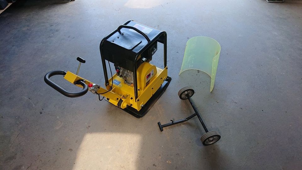 Rüttelplatte Verdichter Rüttler Stampfer 180 Kg mieten in Hennigsdorf – 3