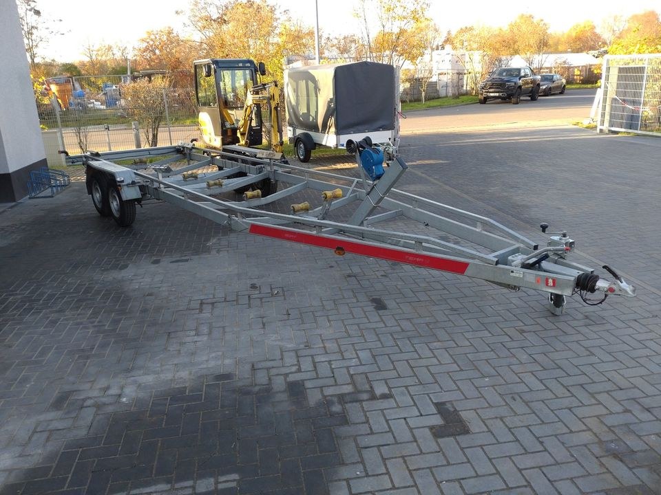 Bootstrailer 3,5t GG Bootanhänger Anhänger 2,8t mieten in Hennigsdorf – 3