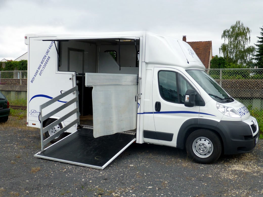 Pferdetransporter für 2 Pferde / Transporter / LKW für Pferde Pferdeanhänger – 2
