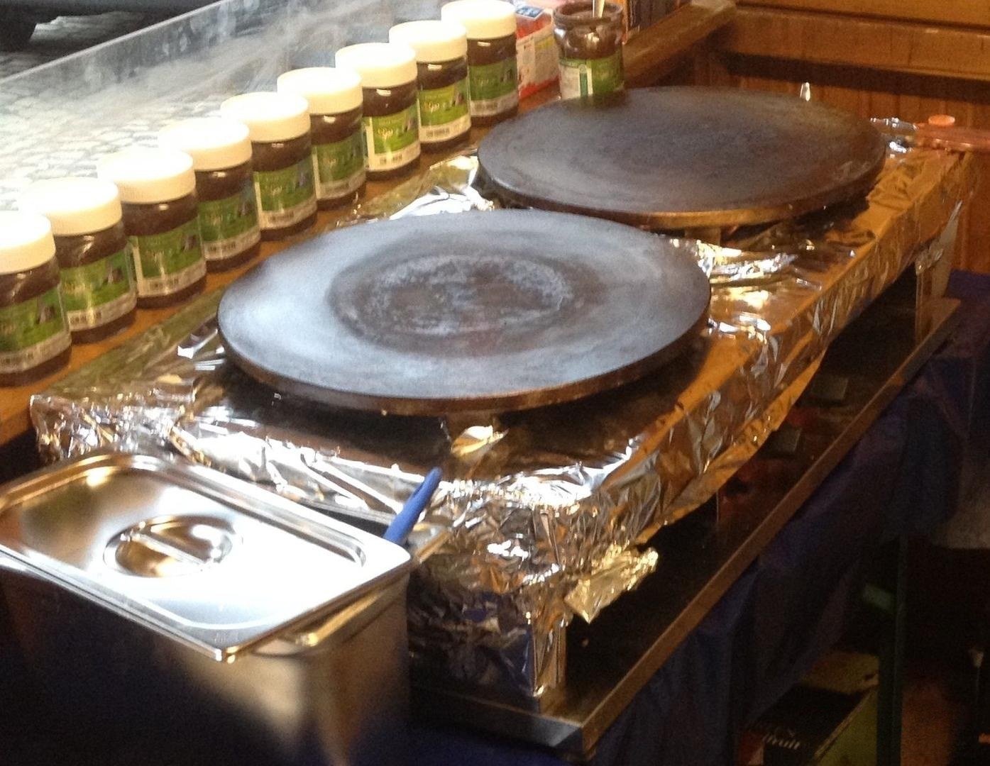 Profi Doppel-Crêpes-Platte / Crêpes-Gerät mit Gas mieten in Butzbach