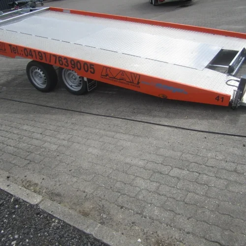 Auto Trailer Kippbar Mieten 3,5 t mit Winde. PKW Anhänger