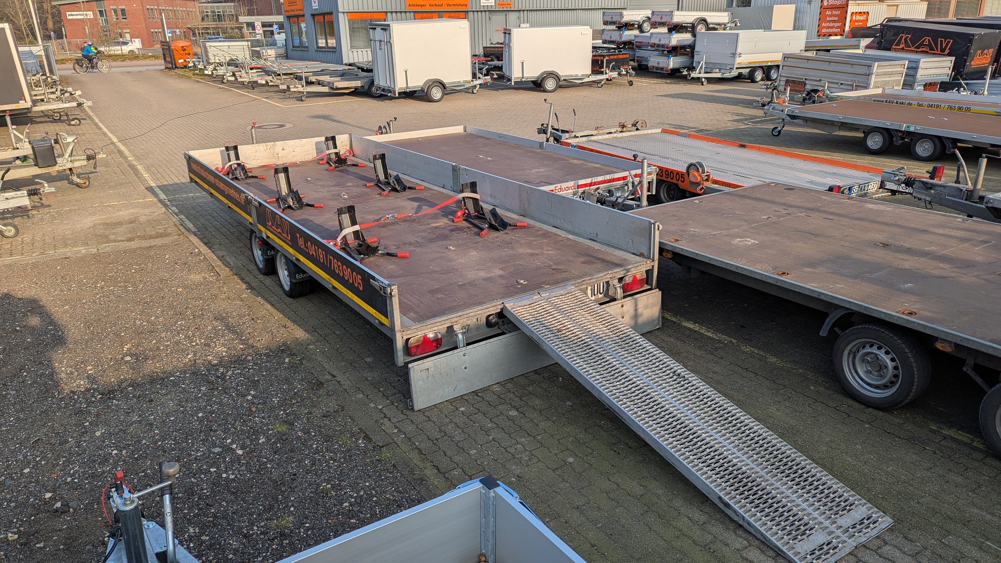 Motorrad Anhänger Vermietung bis zu 6 Motorräder. PKW Anhänger. PKW Trailer Boot Transport Wohnwagen TransportAnhänger Mieten PKW Anhänger Autotransport Kofferanhänger Motorrad Anhänger Trailer Planen – 4