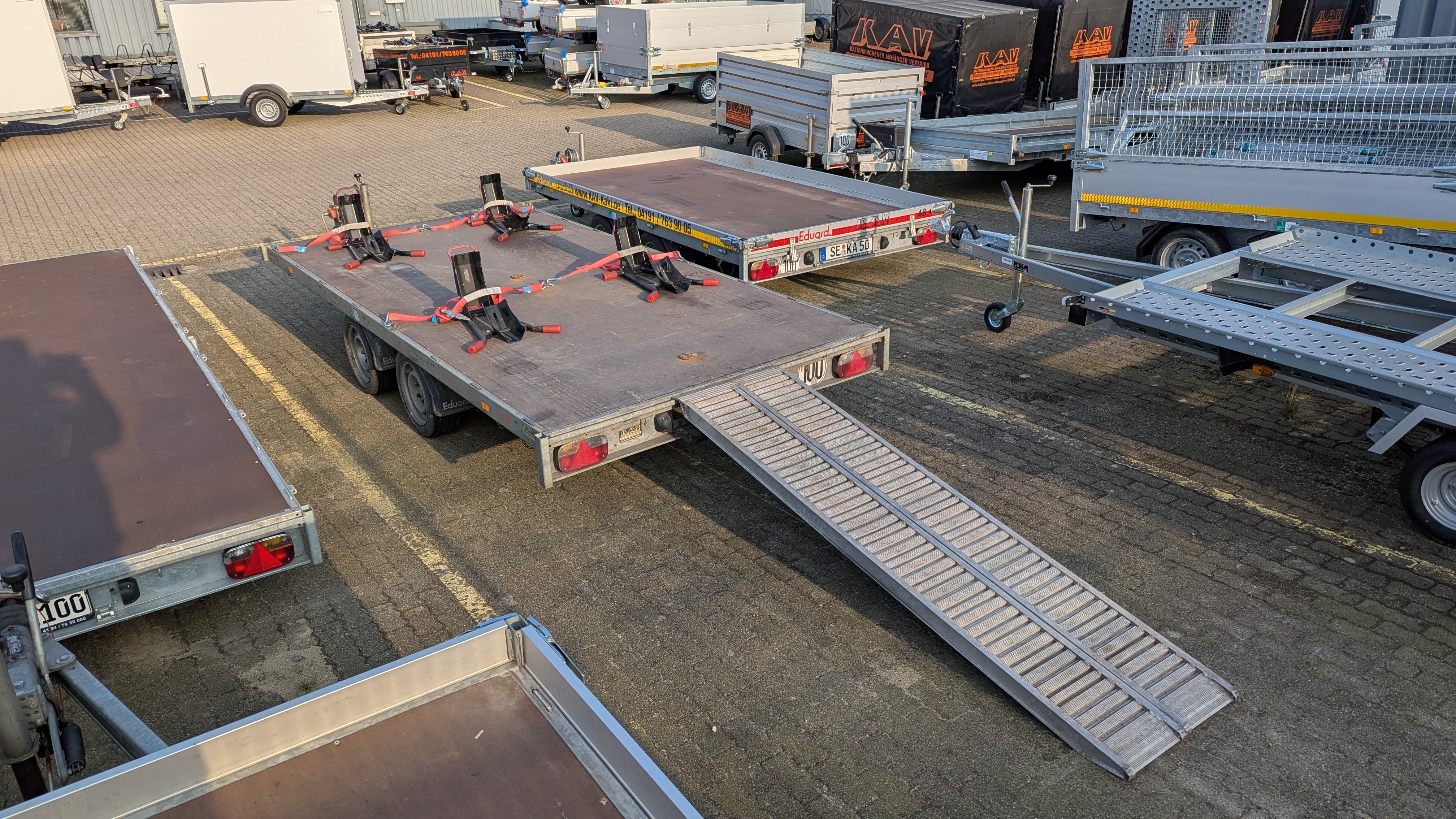 Motorrad Anhänger Vermietung bis zu 6 Motorräder. PKW Anhänger. PKW Trailer Boot Transport Wohnwagen TransportAnhänger Mieten PKW Anhänger Autotransport Kofferanhänger Motorrad Anhänger Trailer Planen – 3