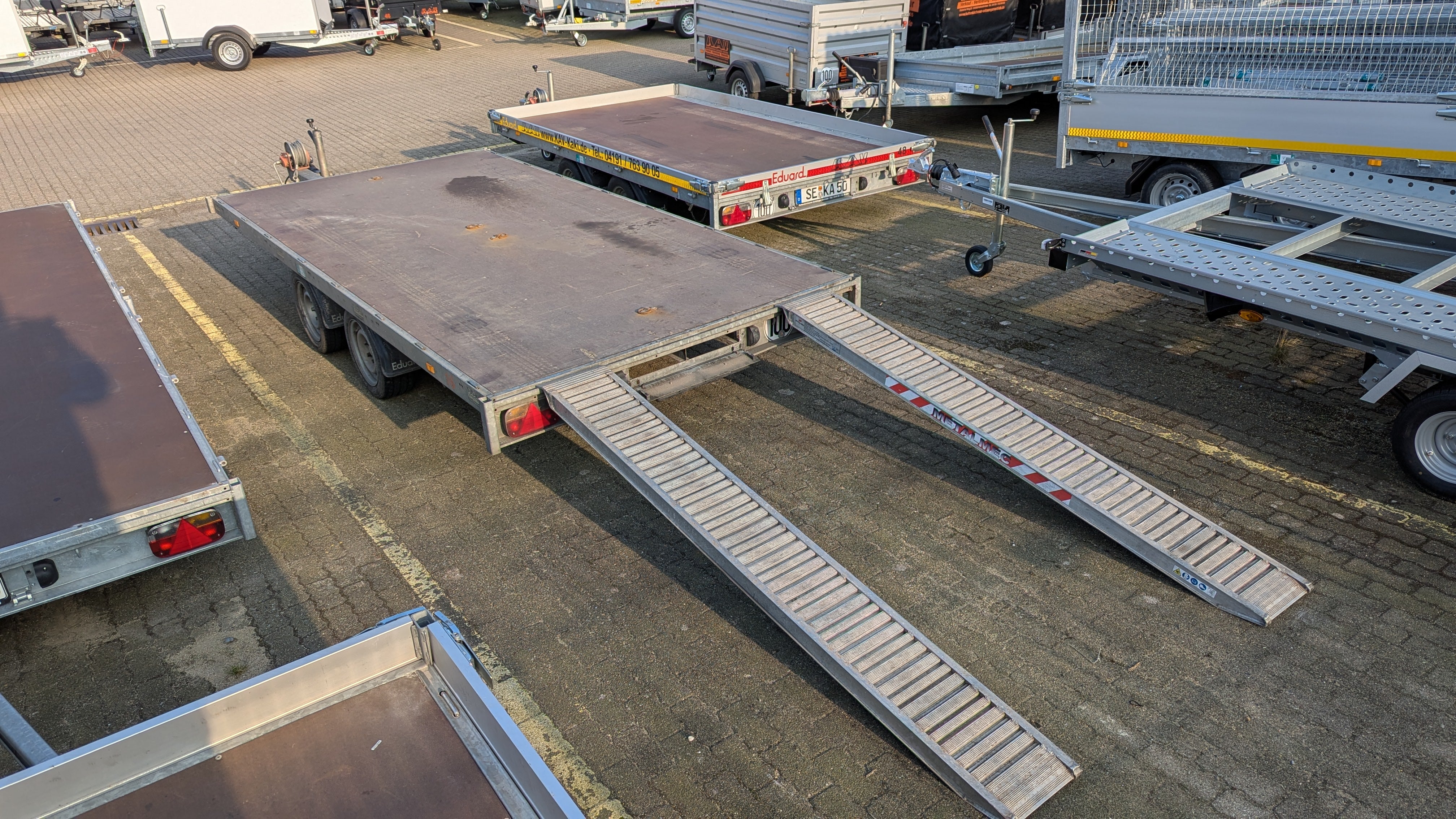 Auto Trailer Kippbar Mieten 3,5 t mit Winde. PKW Anhänger – 3
