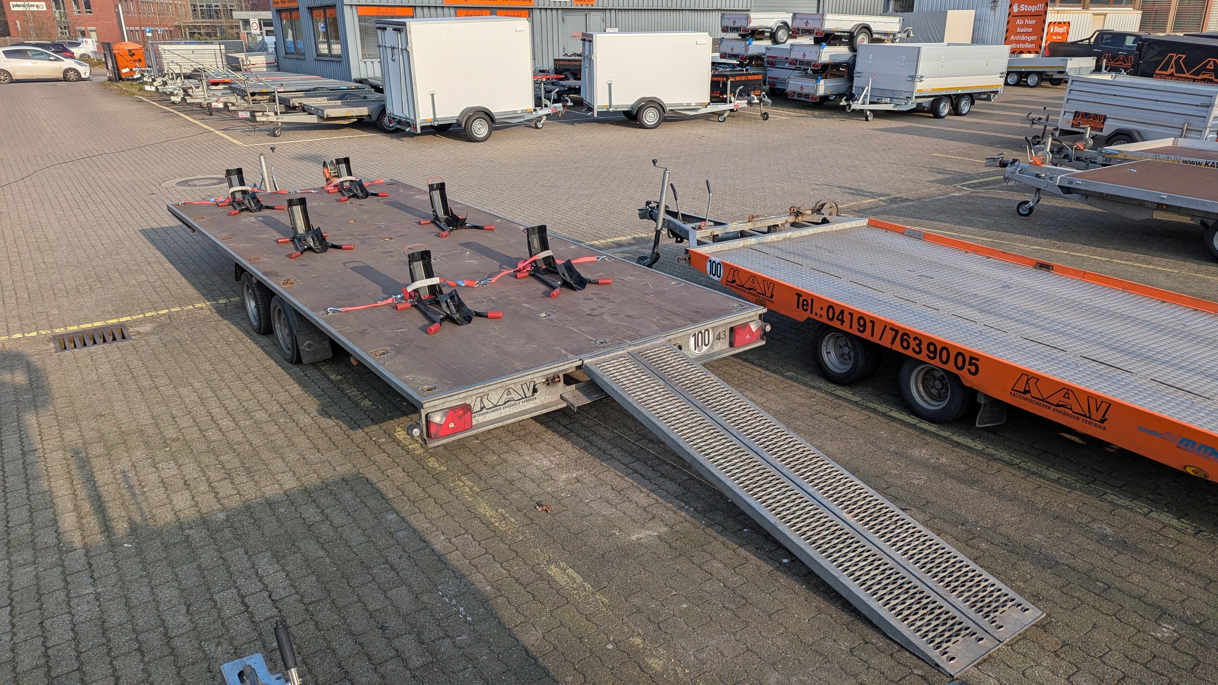 Universal Trailer 6,00 x2,40 m mit Rampen und Winde 3500 KG PKW Trailer Boot Transport Wohnwagen Transport Anhänger Mieten PKW Anhänger Autotransport Kofferanhänger Motorrad Anhänger Trailer Planen An – 2