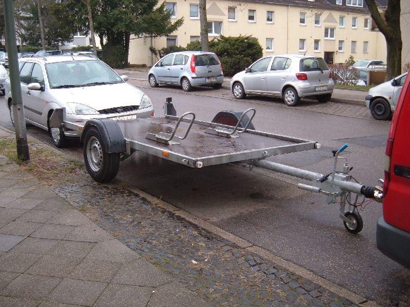 Motorradanhänger für bis zu zwei Maschinen gebrems mieten in Bochum