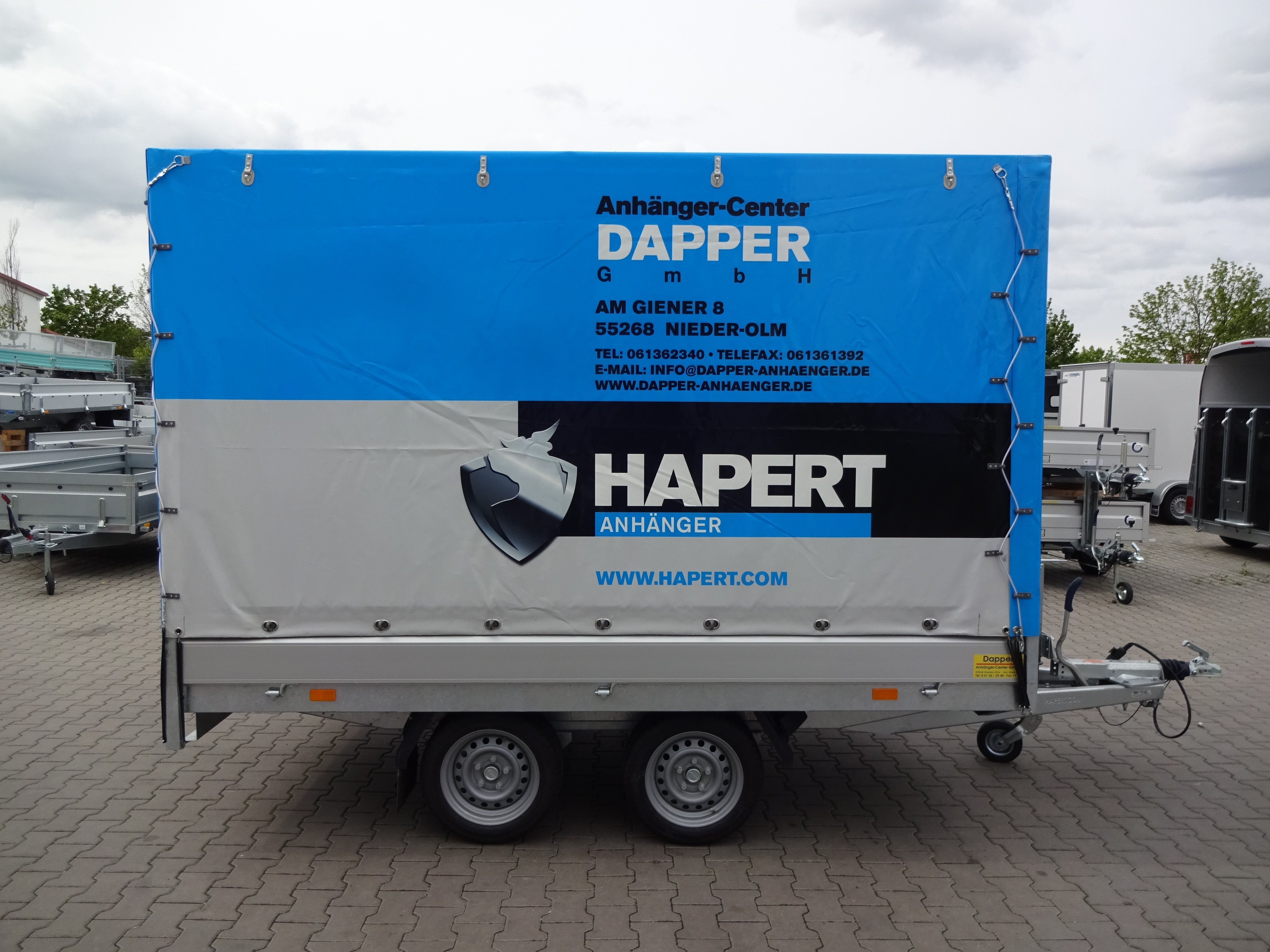 gebremster Hochlader mit Plane 3,05x1,80x1,80m - 2700kg Anhänger – 3